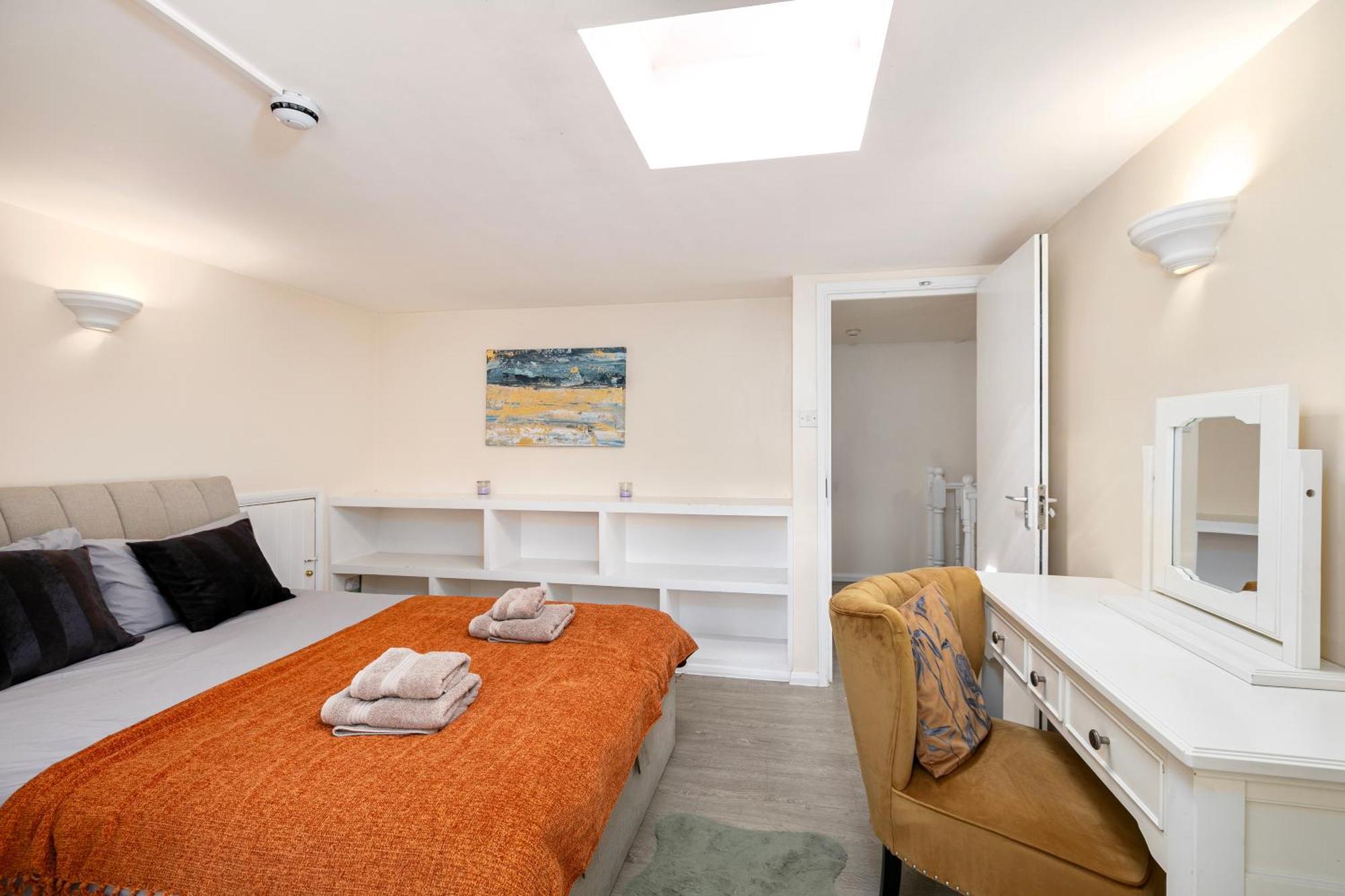 Rural Lodge Stay In Windsor! Hot Tub! Sleeps 20 Bray Exterior foto